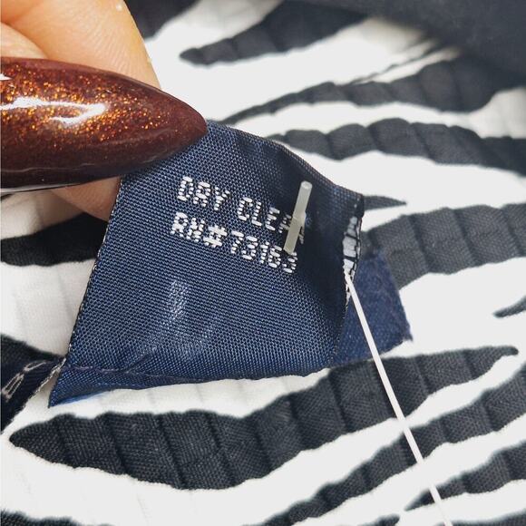 Boston Proper Zebra Print Fitted Blazer Jacket 6 Black and White 3/4 Sleeve - Picture 5 of 10